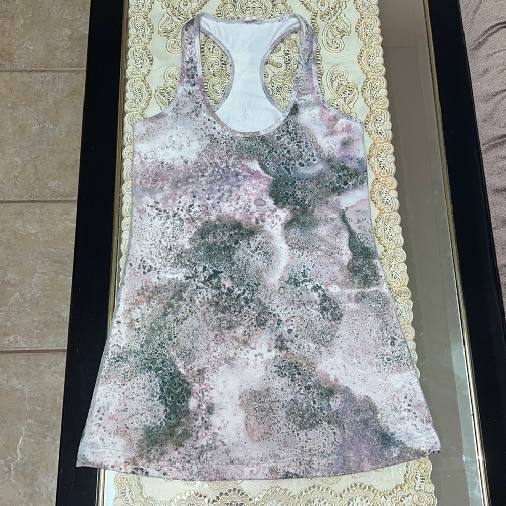 Lululemon white racerback tank top with abstract print